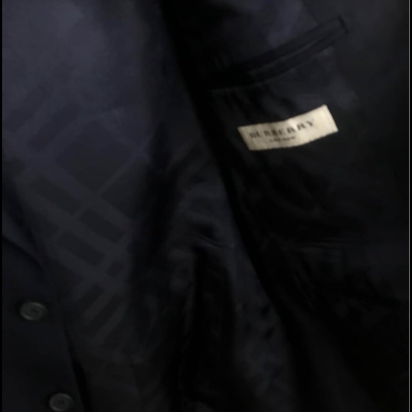 Selling Burberry-London navy blue suit - Picture 4 of 7